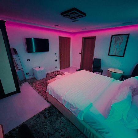 טיראנה Hotel Rosa Blu מראה חיצוני תמונה
