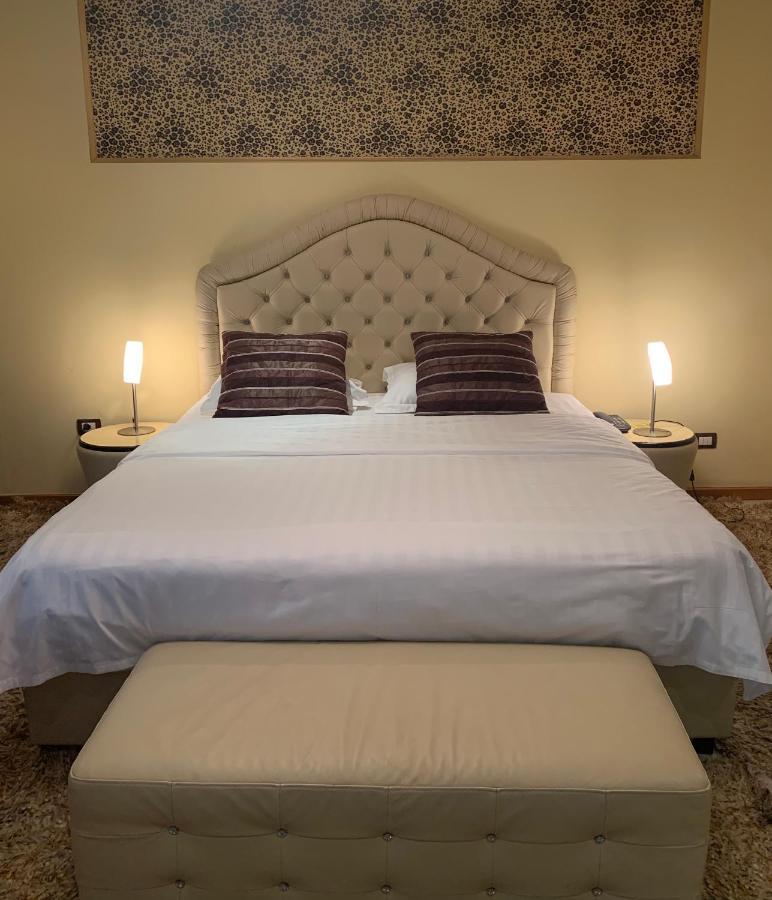 טיראנה Hotel Rosa Blu מראה חיצוני תמונה