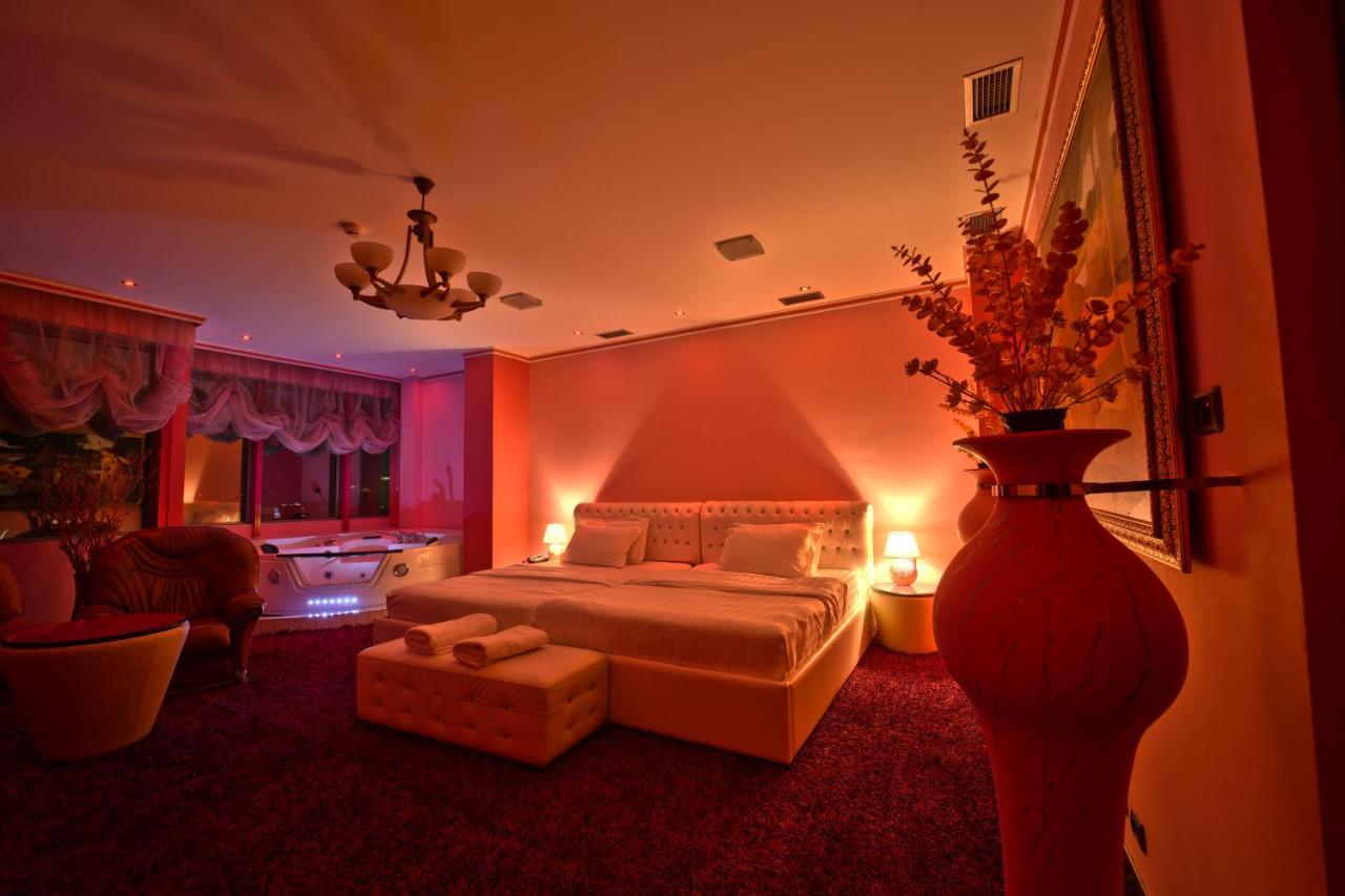 טיראנה Hotel Rosa Blu מראה חיצוני תמונה
